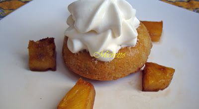 Mini baba au rhum au levain naturel, espuma à la vanille, ananas