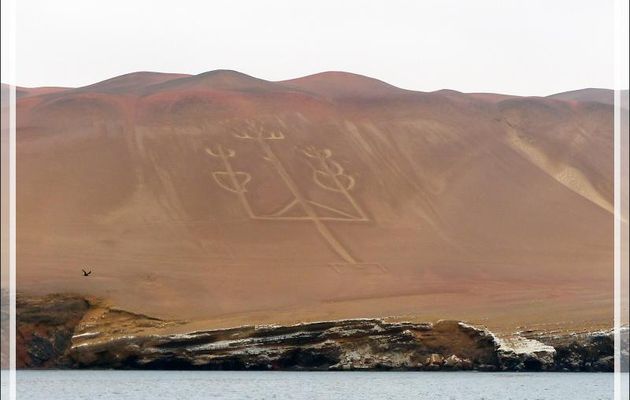 Géoglyphe appelé "Le Candélabre" ou "Le Chandelier" de la péninsule de Paracas - Pérou