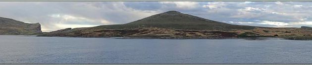 5 mars 2019 : nous mouillons à South Harbour en vue de notre premier débarquement - New Island - Falkland - Grande Bretagne