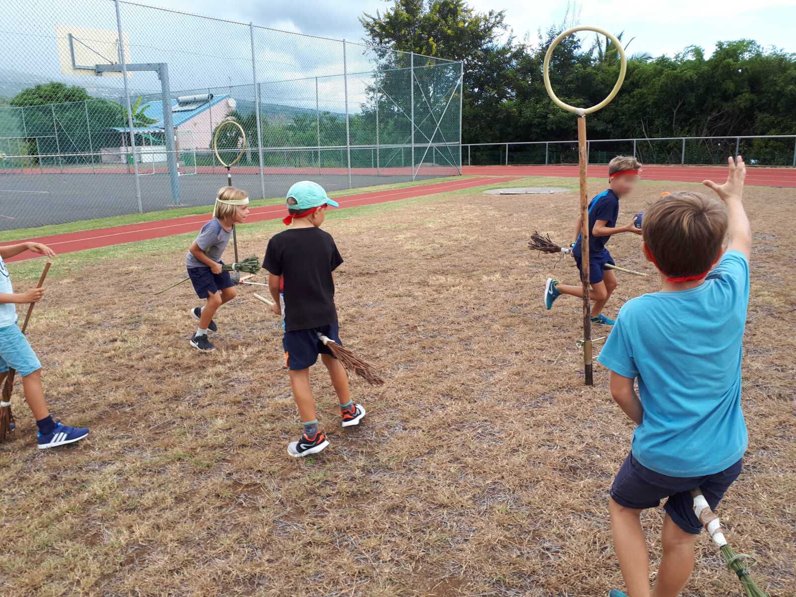 Tournoi de quidditch anniversaire Harry Potter Nimbus balai règle du jeu