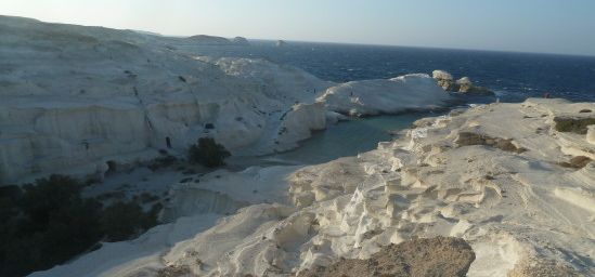 Milos : les canyons lunaires de Sarakiniko