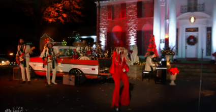 Lainey Wilson - “Santa Claus Is Back In Town” (Live from NBC's Christmas At Graceland)