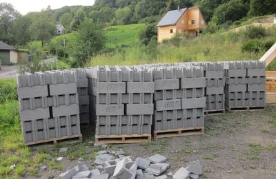 Les parpaings banches du sous sol