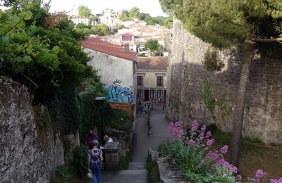 Clisson au soleil couchant