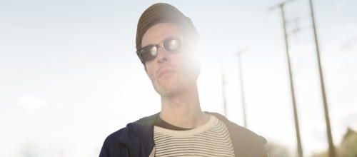 Chapelier Fou tire un feu d'Artifices