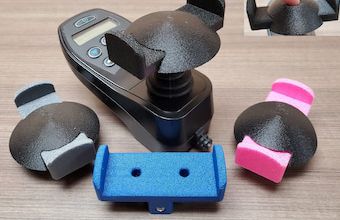 Poignées de joystick pour fauteuil roulant électrique imprimées en 3D.