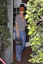 Rihanna quitte le restaurant "Giorgio Baldi"