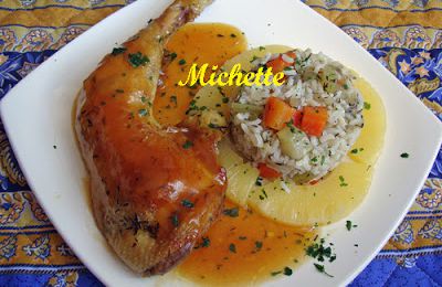 Poulet en sucré salé à l'ananas, riz et légumes, sauce sirupeuse