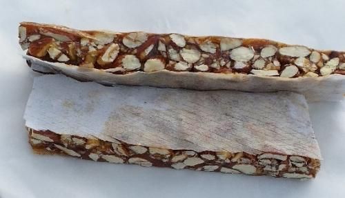 Nougat noir et caramel mou au beurre salé