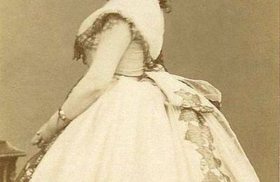 CORA PEARL, COURTISANE 