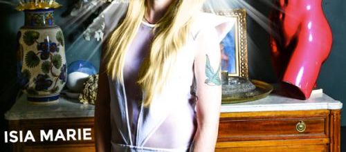 Isia Marie en pleine crise de Possession