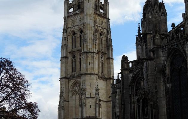 la tour Pey Berland  à Bordeaux