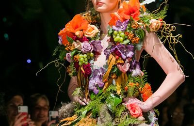 mode fashion spring floral show fashion