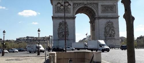 Balade sous l'arc de triomphe
