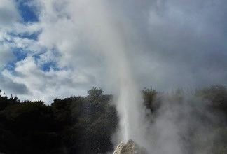 Parc géothermique Wai-O-Tapu et les environs