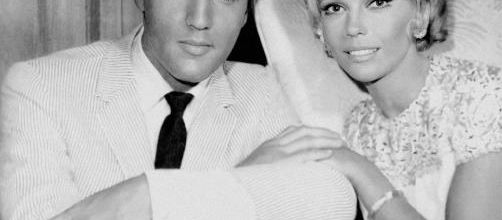 photo elvis -nancy sinatra