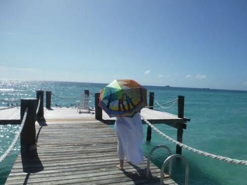 Ombrelle Poiré Guallino aux Bahamas