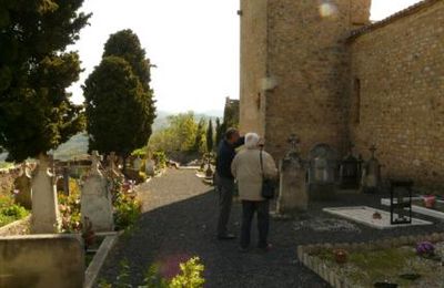 Visite exceptionelle du cimetière de Rennes-le-Château, mai 2009. (André Galaup)