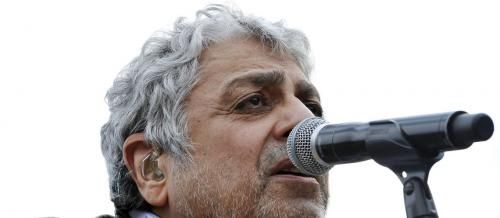 Enrico Macias prend posi­tion sur le conflit israélo-pales­ti­nien *** Une virulente réponse d’un internaute *** Guy Bedos "Je soutiens toujours les victimes"