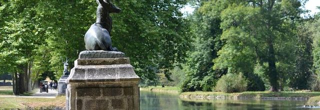 Parc du château de Rambouillet : Sculptures en bronze - Cerfs