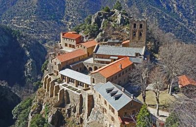 L'Abbaye de Saint-Martin-du-Canigou (1.055m) depuis Vernet-les-Bains (670m)