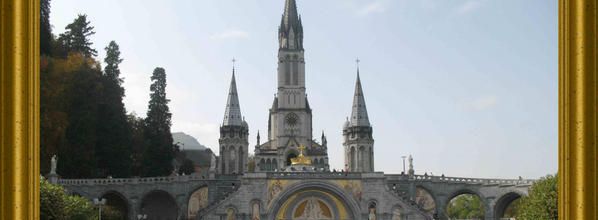 LA BASILIQUE DE LOURDES . 1/2