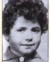 "Charonne" fut le dernier massacre d’État avant la signature des accords d'Évian, le 19 mars 1962 *** Delphine Renard, une petite fille victime de l'OAS 