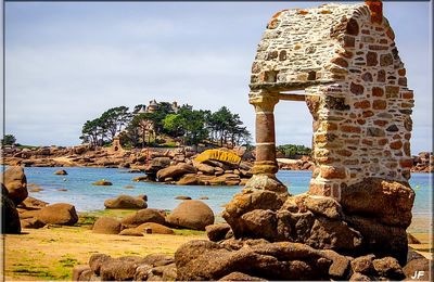 1087 - Ploumanac’h, dans les Côtes-d’Armor (22) (St Guirec)