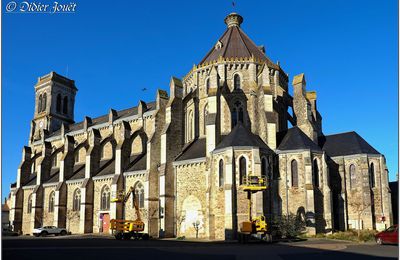 85 . Vendée - Aizenay / Eglise St Benoît (XX°)