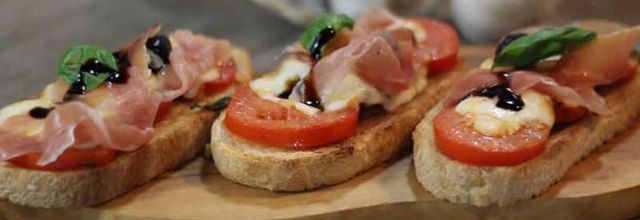 Bruschetta Tomate Mozarella et son Jambon Italien