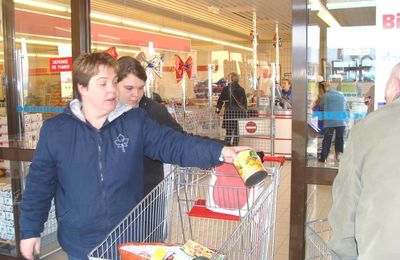 La collecte pour la Banque Alimentaire à Aldi...