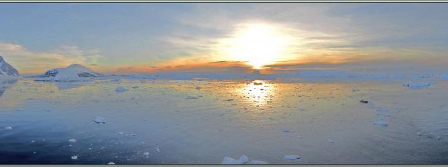08/03/2022 : l'adieu à Booth Island avec un beau coucher de soleil et un dernier regard sur le cairn Charcot - Péninsule Antarctique