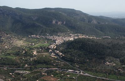 villa que j'aime bien - BUNYOLA - nord ouest de l'île