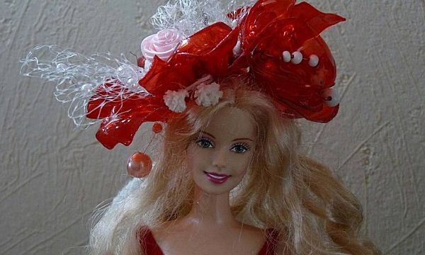  Barbie Valentine :  Mon chapeau Badoit