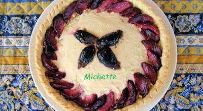 Tarte aux figues, pêches, crème au miel et romarin