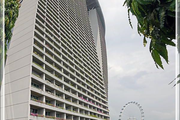 L'orage est terminé, Nous sortons et nous allons traverser le superbe jardin du Marina Bay Sands - Singapour