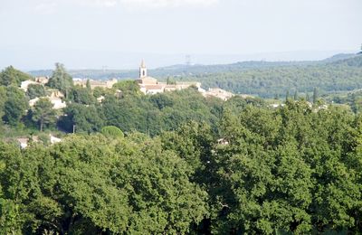 NOS PETITS VILLAGES : GAUJAC (Gard - 30)