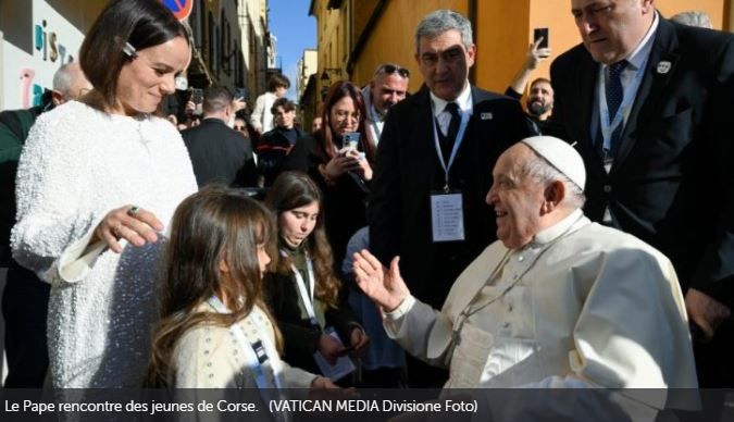 Dans la joie, Ajaccio célèbre la visite de «Papa Francescu»