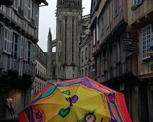"Le parapluie-tour"