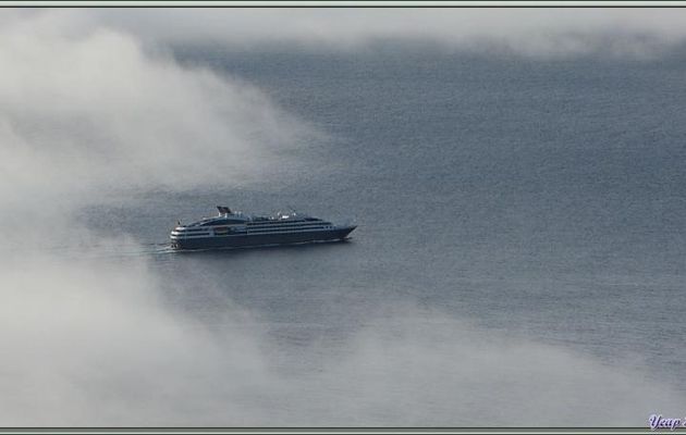 Traversée partielle de Deception Island entre Baily Head et Whaler's Bay - Péninsule Antarctique 