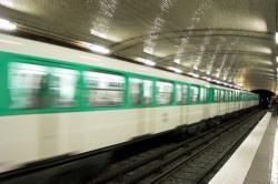 Dans une station de métro le matin
