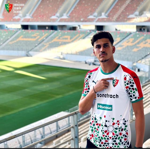 Hassen Khodja Dalil présenté au Stade Ali la Pointe de Douéra 