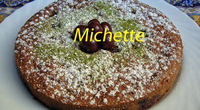 Fondant au thé matcha et burlats, glace à la fraise et son caramel