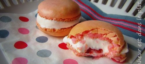 Macarons guimauve et coeur de framboise.