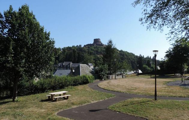 Murol - le chateau (63)