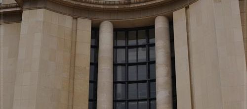 Jardins du Trocadéro : Hercule domptant un bison d'Albert Pommier