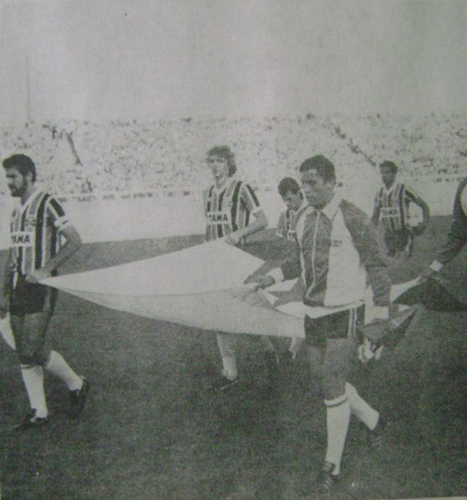1.11.1984 EN-GREMIO porto Alegre Brésil 0-1
