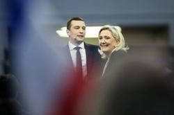 Bonjour à Vous .... 