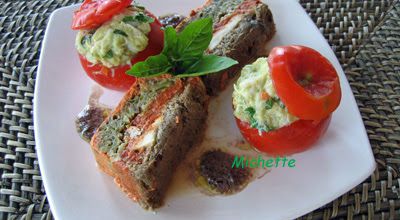 Terrine aux légumes d'été et à la ricotta, tomate farcie au crabe et à l'avocat