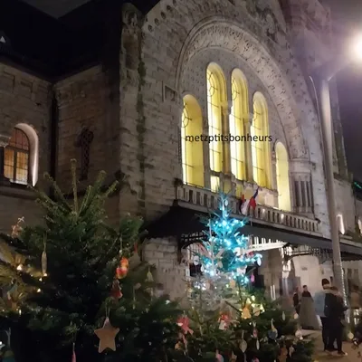 Noël devant la gare....